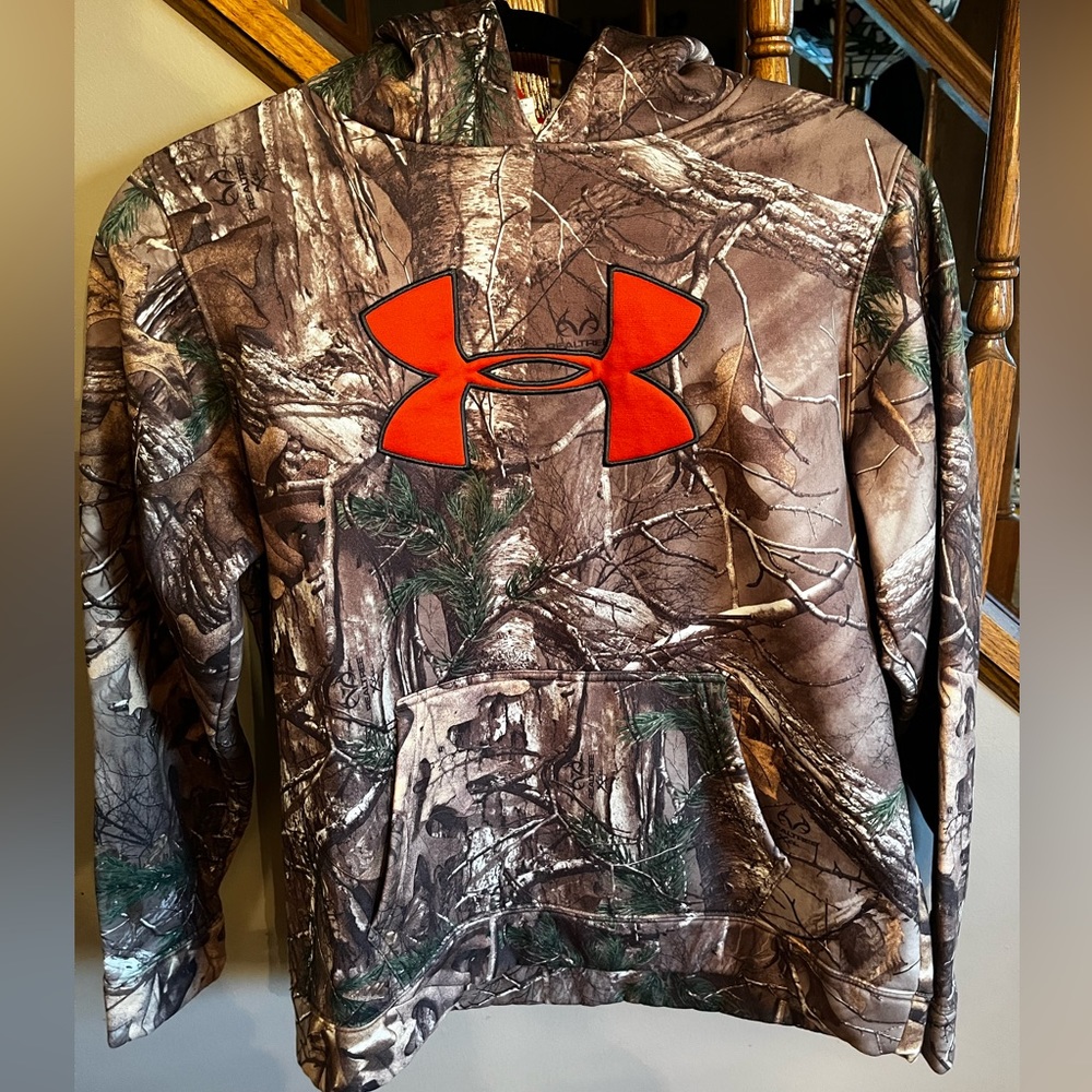 Youth XL Under Armour Camo Hoodie